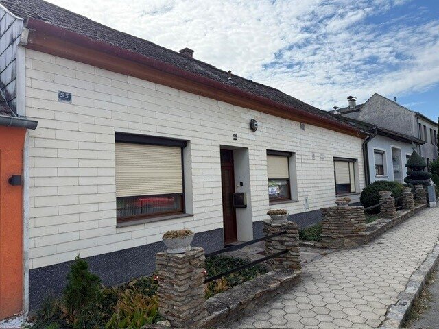Eichhorn bei Zistersdorf Eichhorn bei Zistersdorf